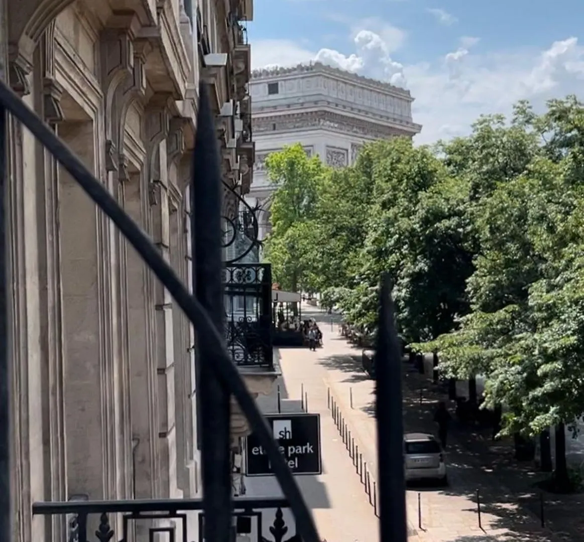 Apartment Large Luxury Flat Next To Champs Elysee