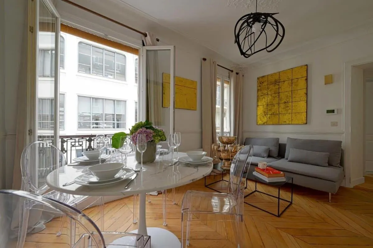 Large Luxury Flat Next To Champs Elysee * パリ